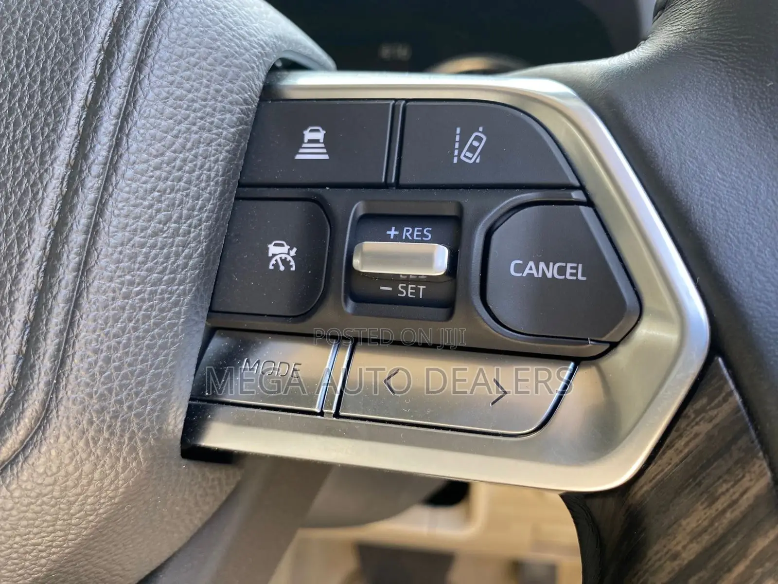 Toyota Land Cruiser LC300 2023