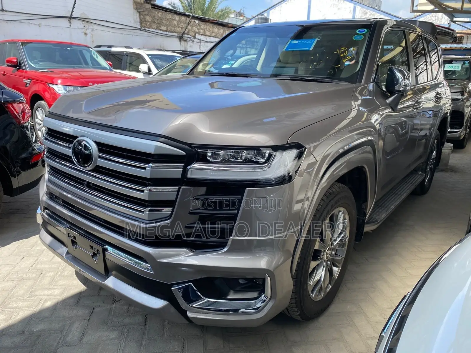 Toyota Land Cruiser LC300 2023
