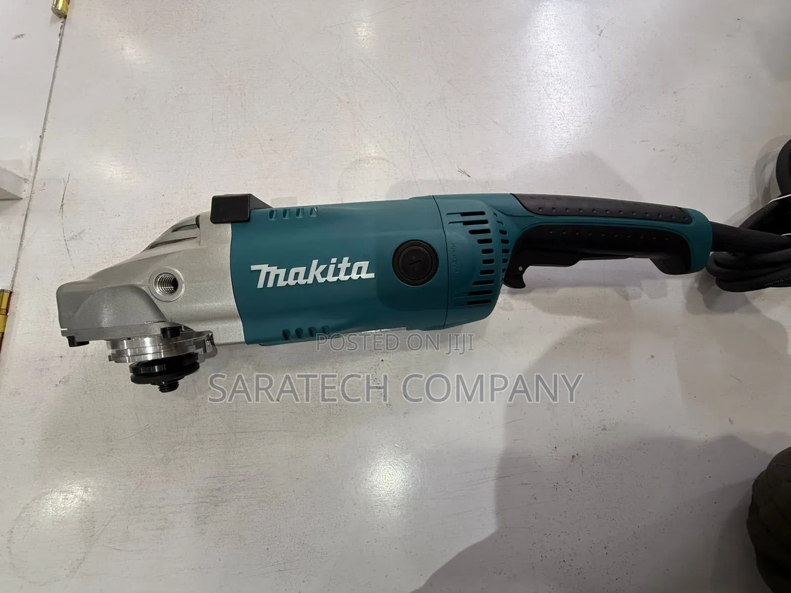 Makita Angle Grinder 9"