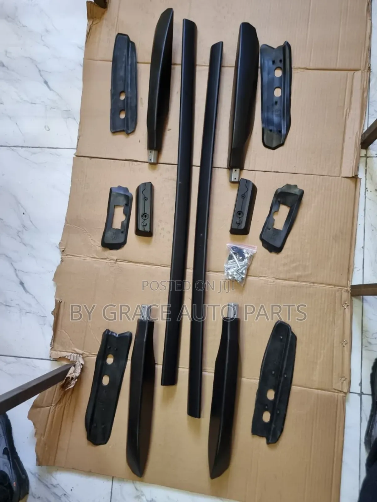 Black Universal Roof Rails