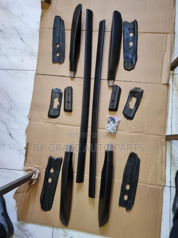 Black Universal Roof Rails