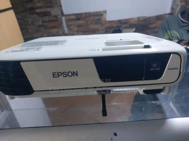 Epson Eb-S31 – Bright, Portable Budget Friendly! - main view