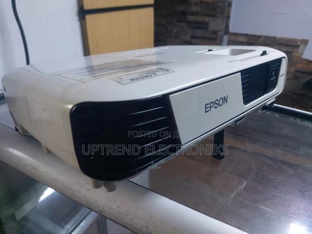 Ex-Uk Epson Eb-S31 | Clean, Powerful, Ready to Use! - main view