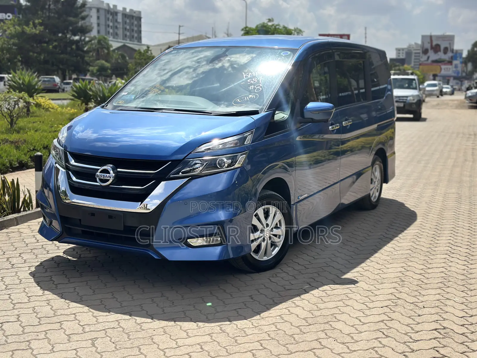 Nissan Serena 2018 Blue