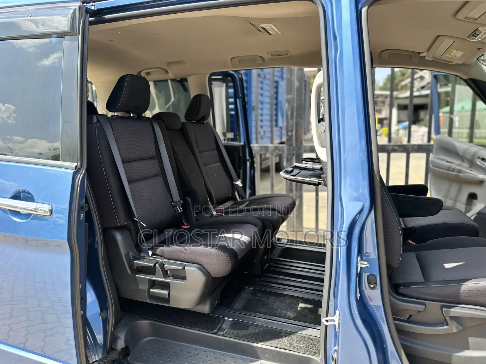 Nissan Serena 2018 Blue