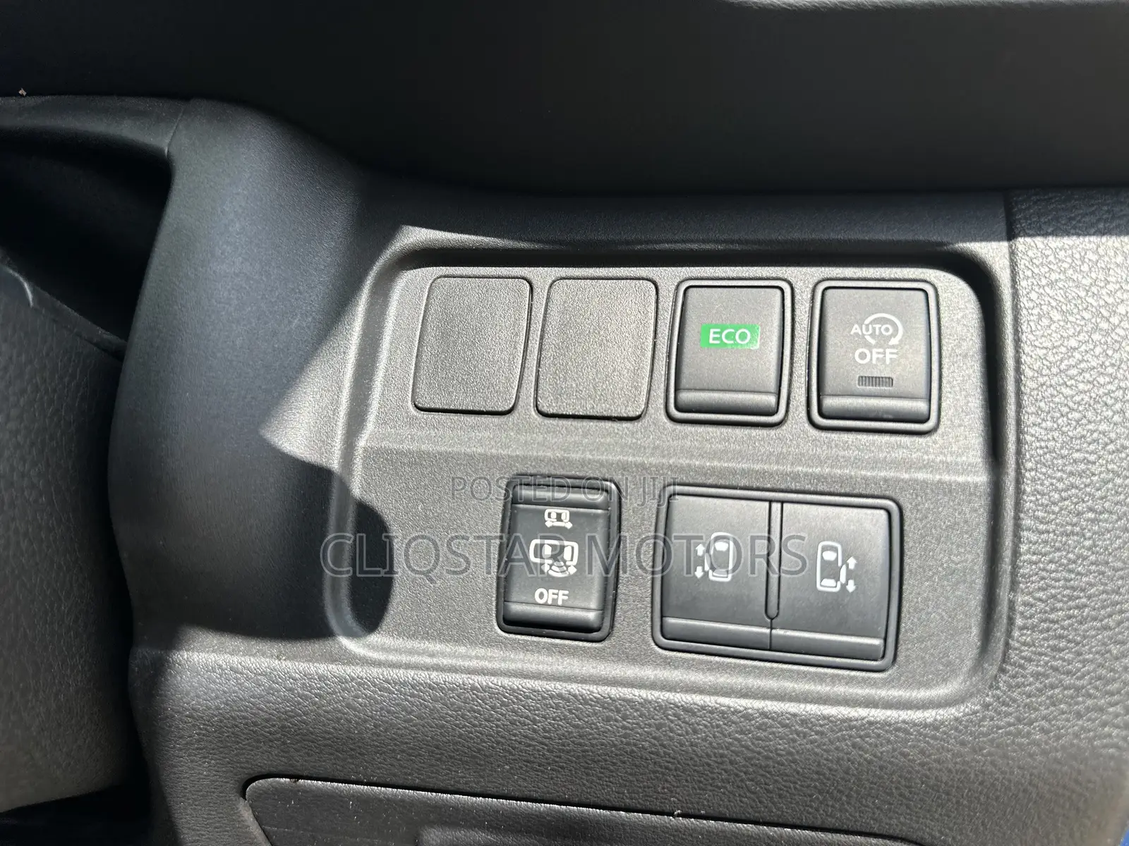 Nissan Serena 2018 Blue