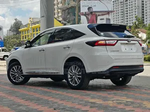 Toyota Harrier 2.0 2019 Pearl