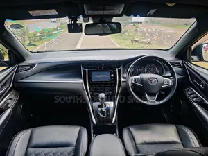 Toyota Harrier 2018 Black