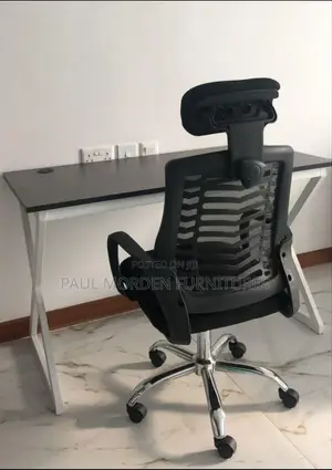 Metallic Base +Black Mesh Headrest Office Chair