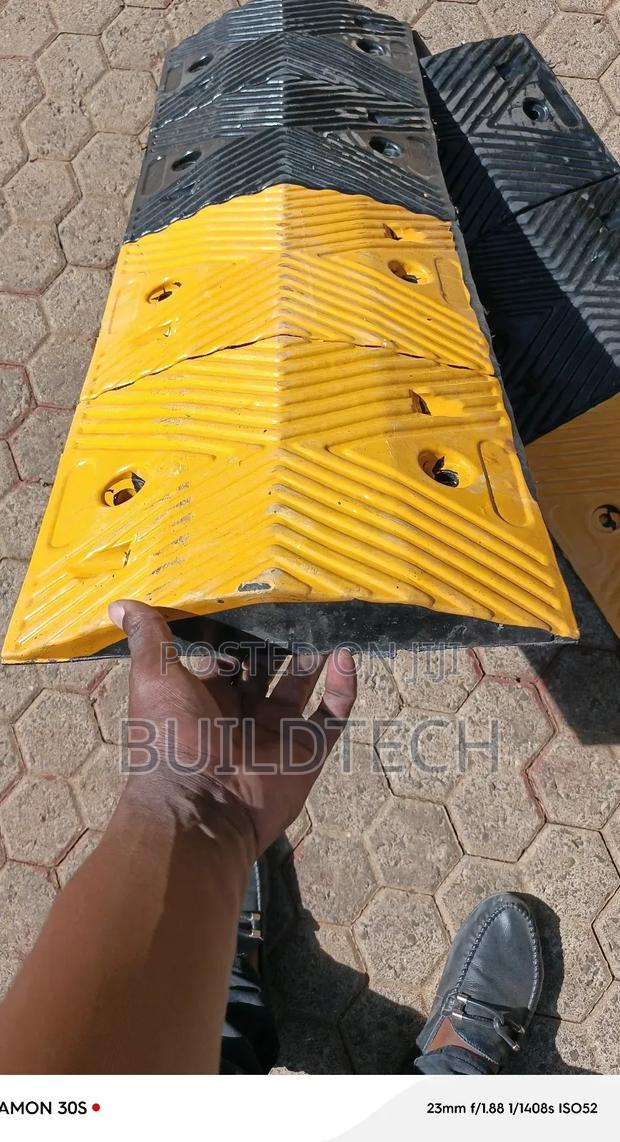 Rubber Speed Bumps For Parking Lot - thumbnail 3