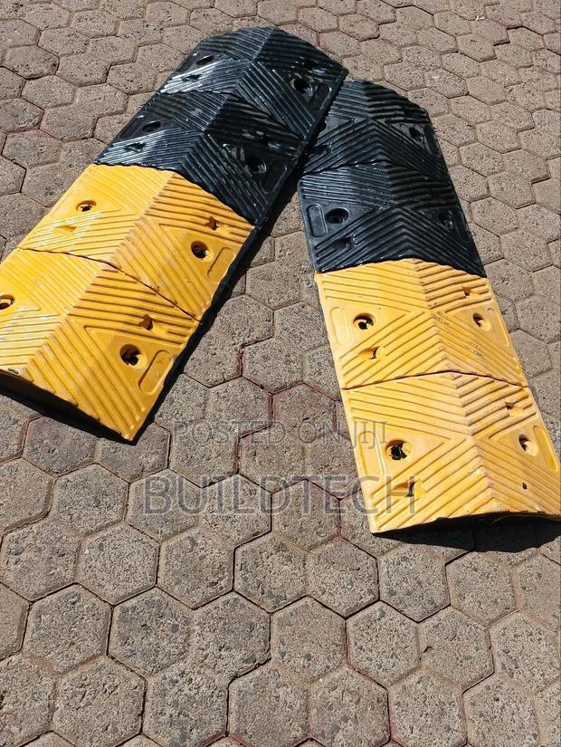 Eco Friendly Rubber Speed Bumps Ideal For All Need & Types