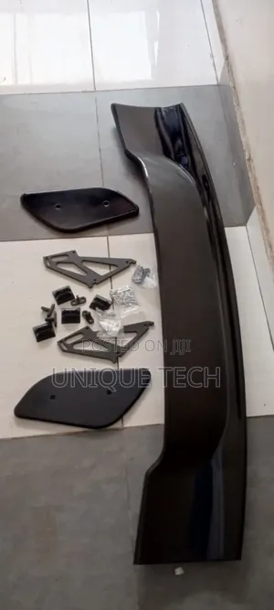 Sport Style Universal Spoiler for Saloon Cars