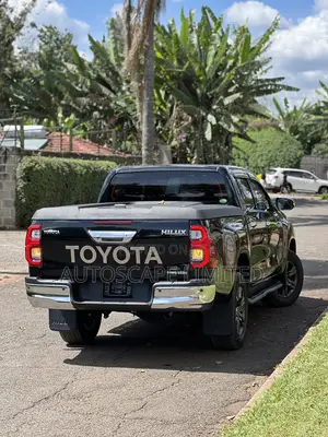 Toyota Hilux 2019 Black