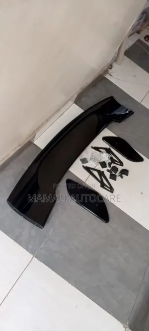 Universal Saloon Car Spoiler ,Sporty Design for All Models