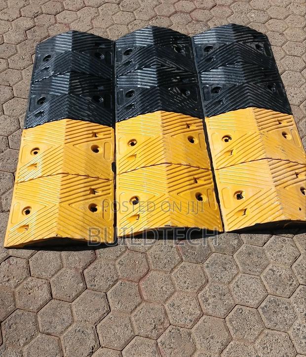 Flexible Rubber Speed Bumps Ideal For All Need Types - thumbnail 2