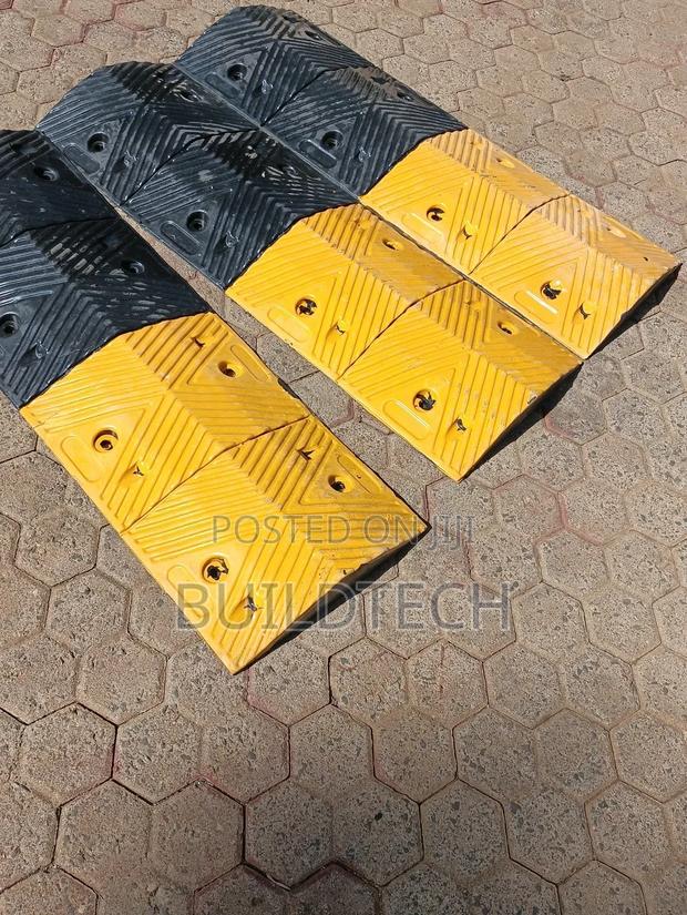 Weather Proof Rubber Speed Bumps - thumbnail 3