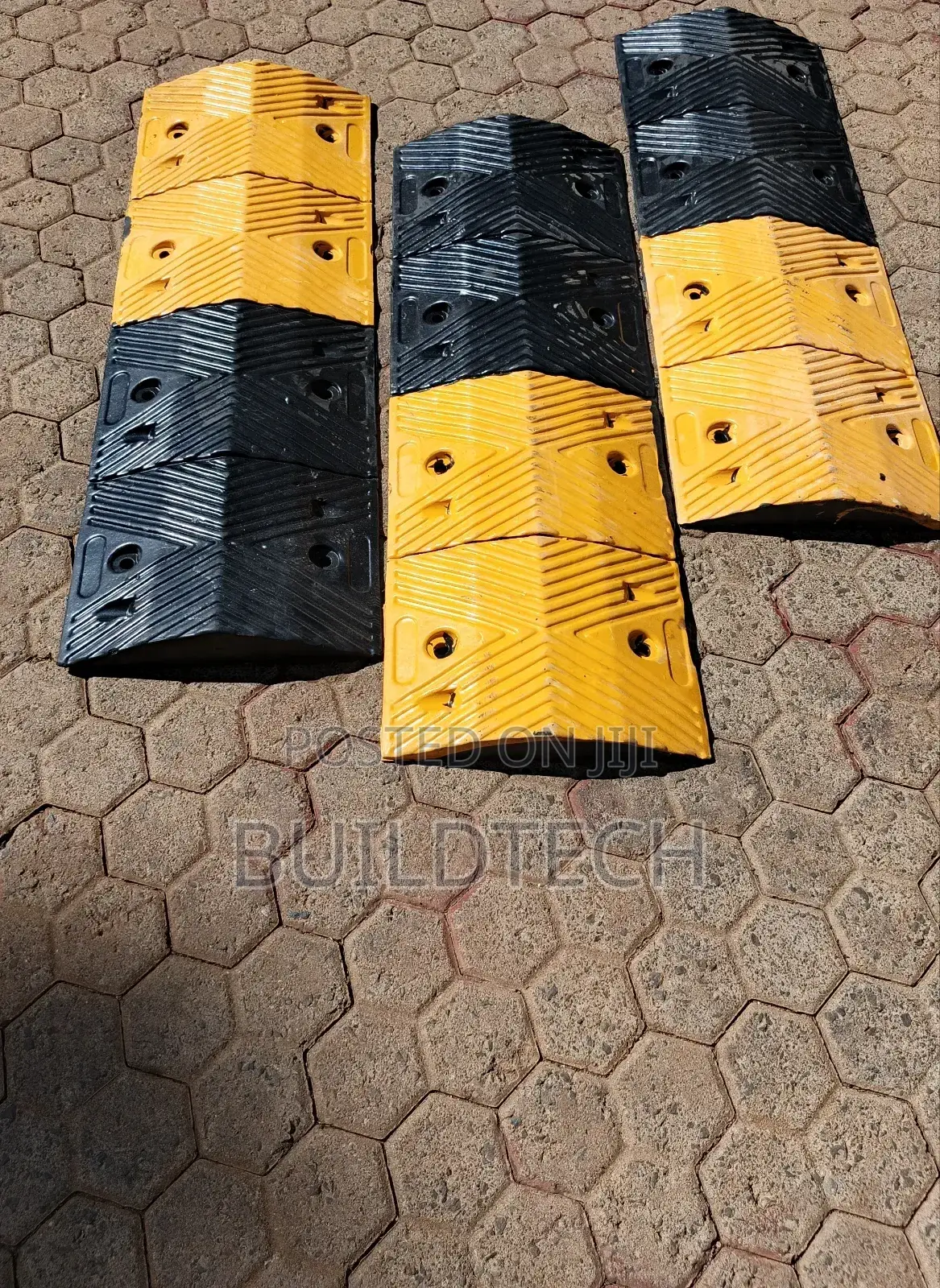 Noise Reduction Rubber Speed Bumps