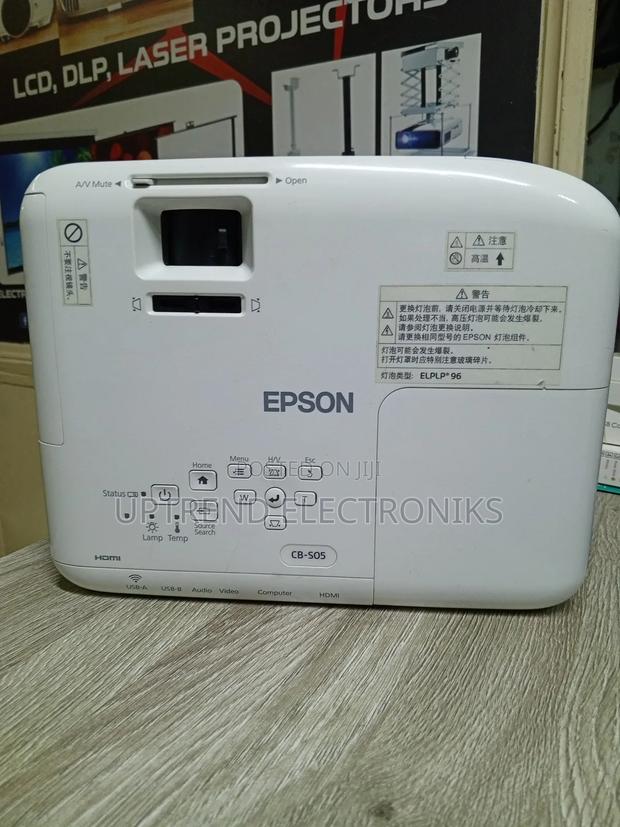 Epson Cb-S05 Projector - main view