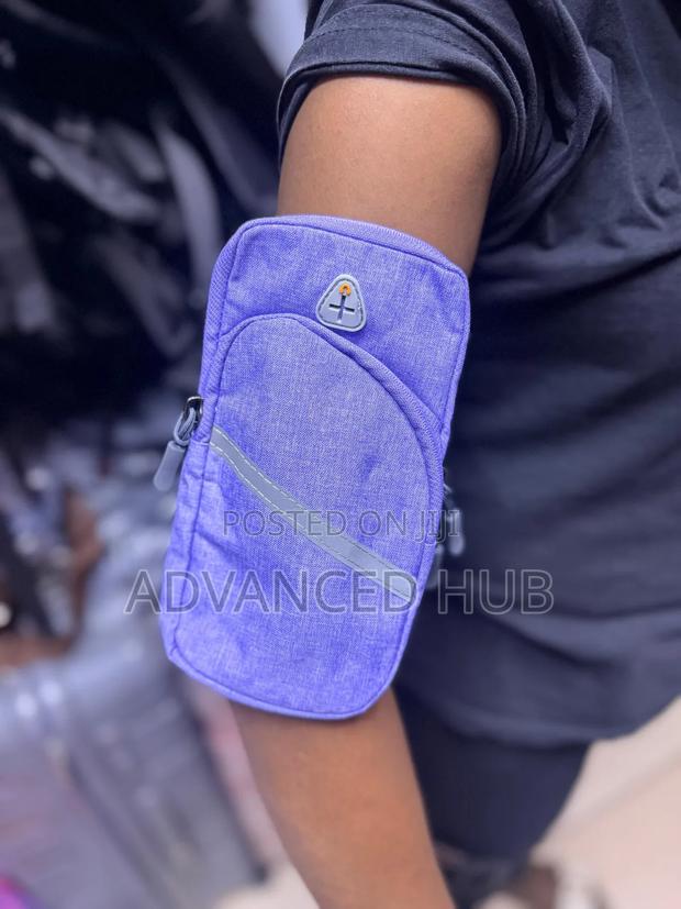 Sports Arm Phone Pouch - thumbnail 2