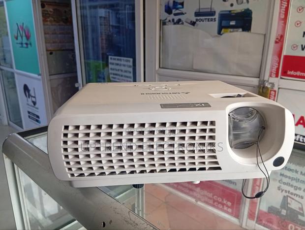 Mitsubishi Xd205r – Compact, Bright Super Reliable!  - main view