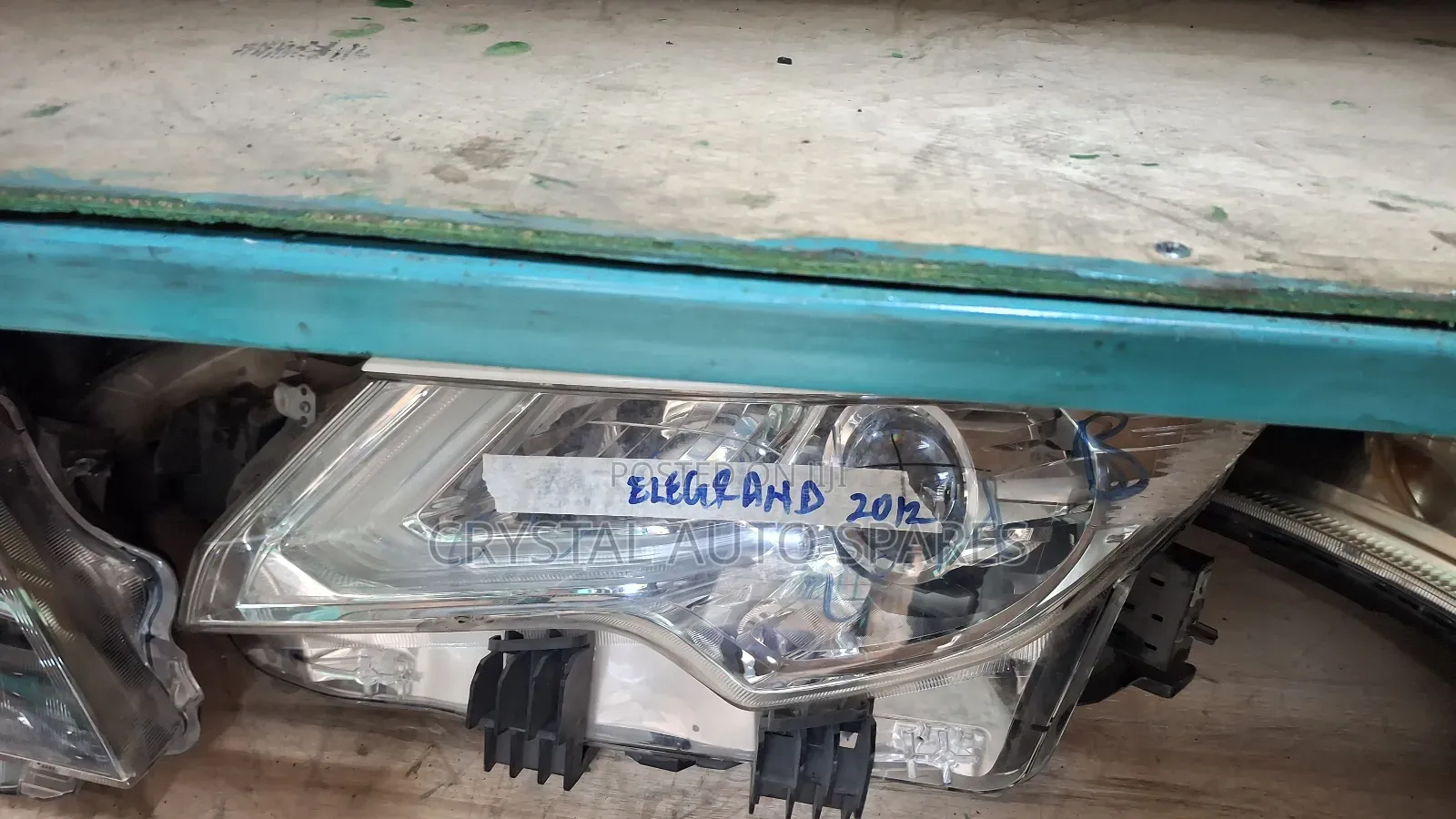 Nissan Elgrand Headlight 2010-2015 Model
