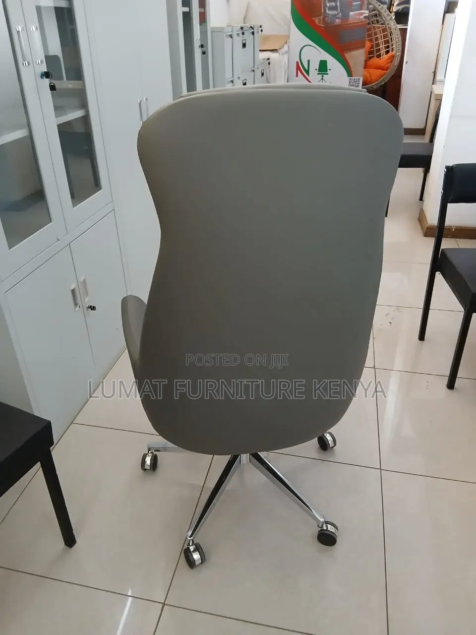 Gray Adjustable Office Seat