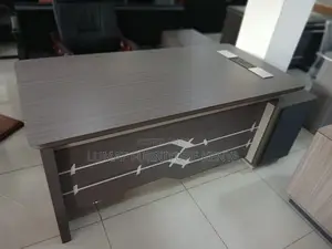1600mm Modern Advance Desk