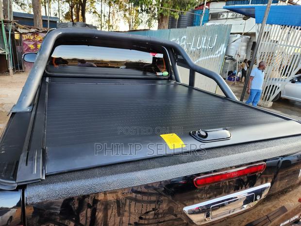 Hilux Revo Roller Shutter 2016 - thumbnail 4