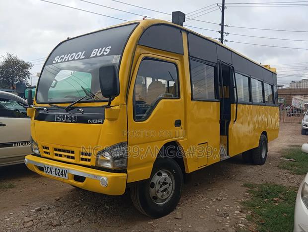 Isuzu NQR 2019 Yellow