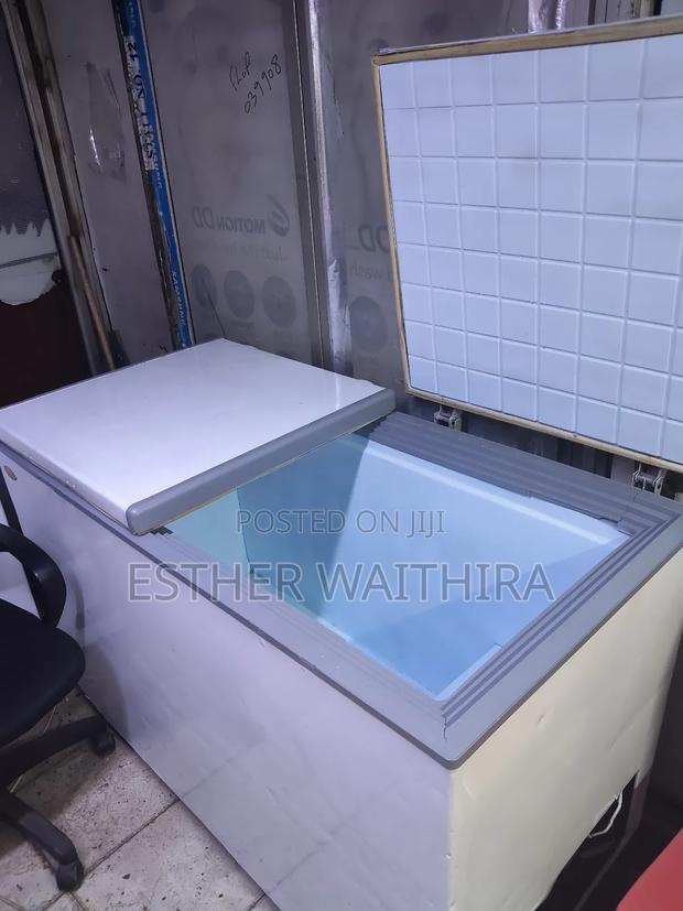 Commercial Size Ex Uk Deep Freezer 550litres - thumbnail 2