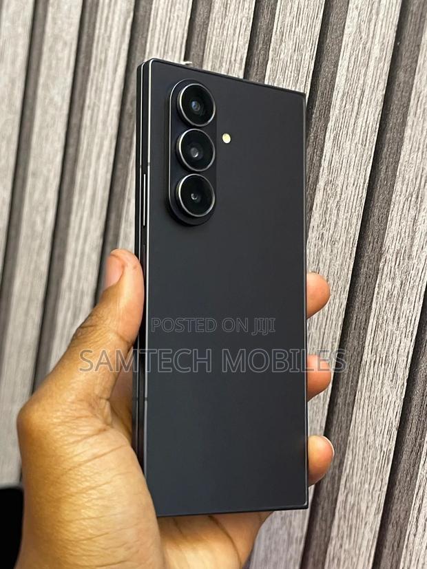 New Samsung Galaxy Z Fold7 512 GB Gray - thumbnail 3