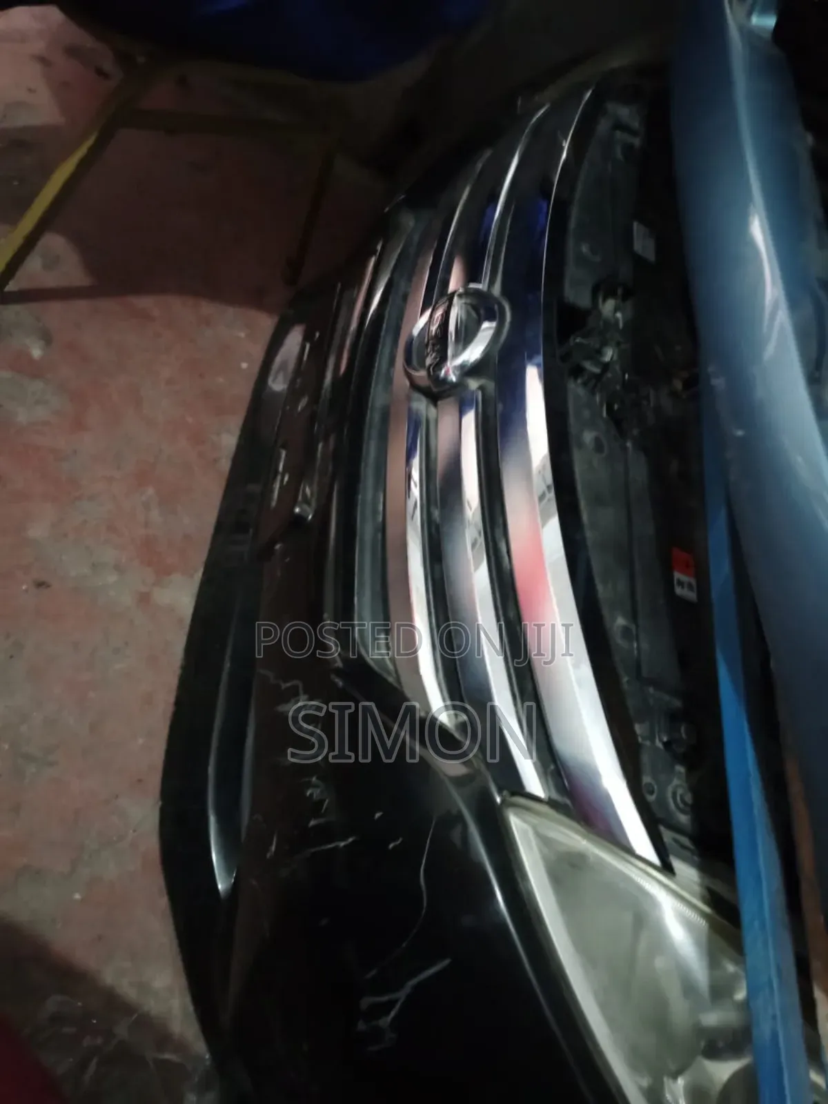 Nissan Serena Nosecut