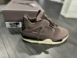 Jordan 4 Retro-Inspired Kicks – Sporty Fashionable