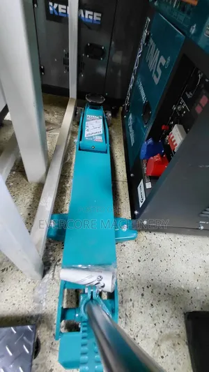 Heavy Duty 5hp Total Brand Trolley Jack.