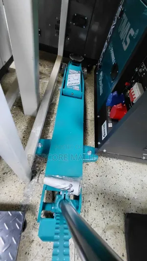 Heavy Duty 5hp Total Brand Trolley Jack.