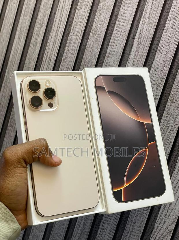 Apple iPhone 16 Pro Max 256 GB Gold - main view