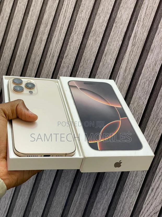 Apple iPhone 16 Pro Max 256 GB Gold - thumbnail 2