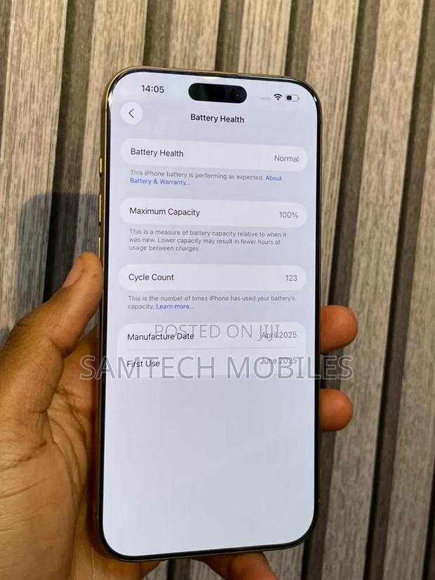 Apple iPhone 16 Pro Max 256 GB Gold - thumbnail 3