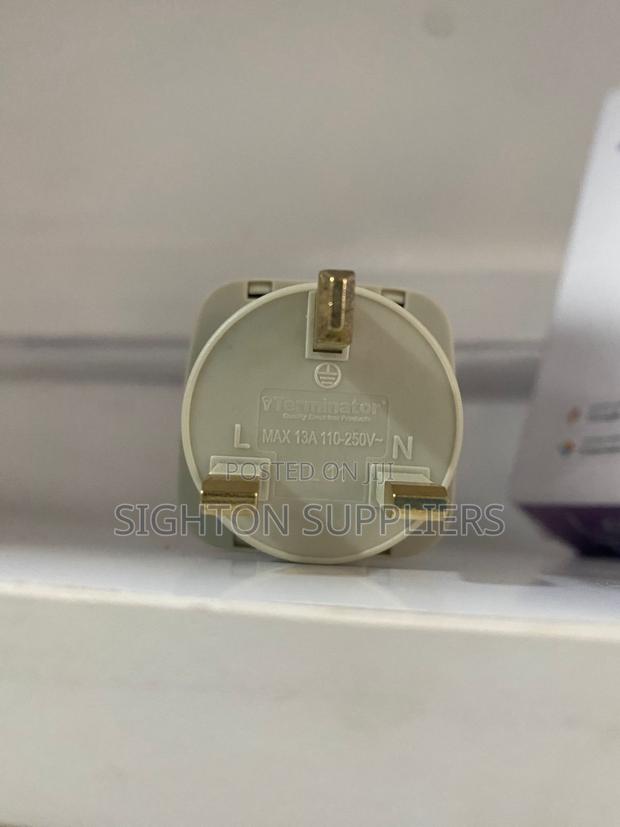 Universal Travel Power Adapter With Socket Plug - thumbnail 2
