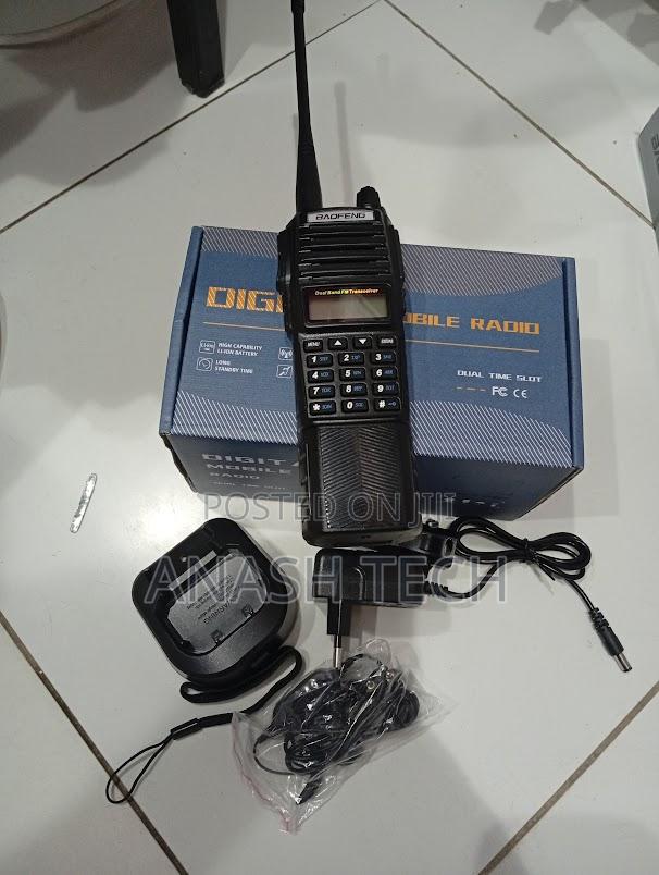 Portable Two Way Walkie Talkie Uv 82 8watts Extended Batery