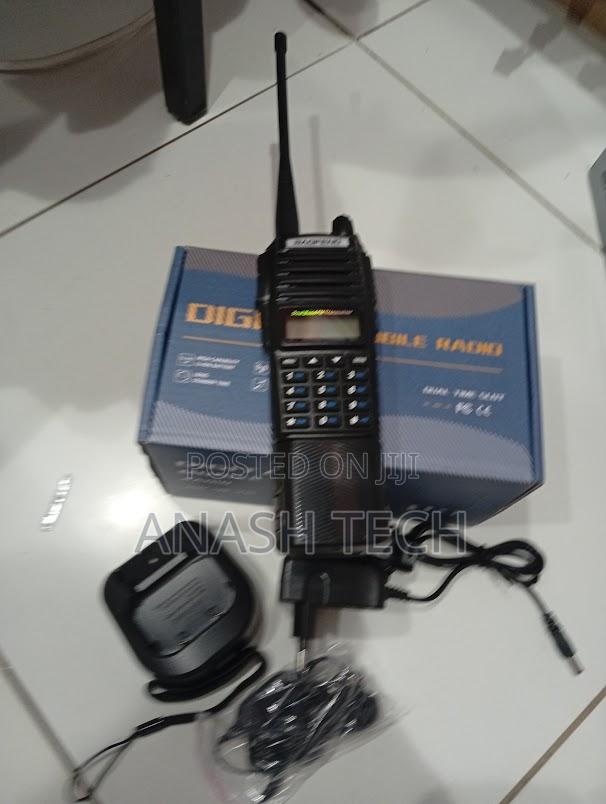 Extended Battery 8w Radio Call 10 Kilometres Range Walkie Talkie