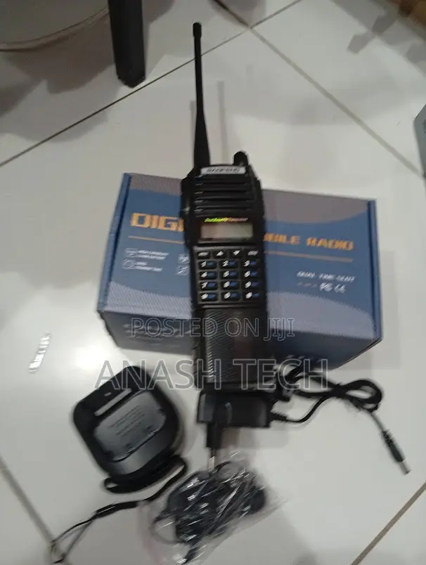 Extended Battery 8w Radio Call 10 Kilometres Range Walkie Talkie