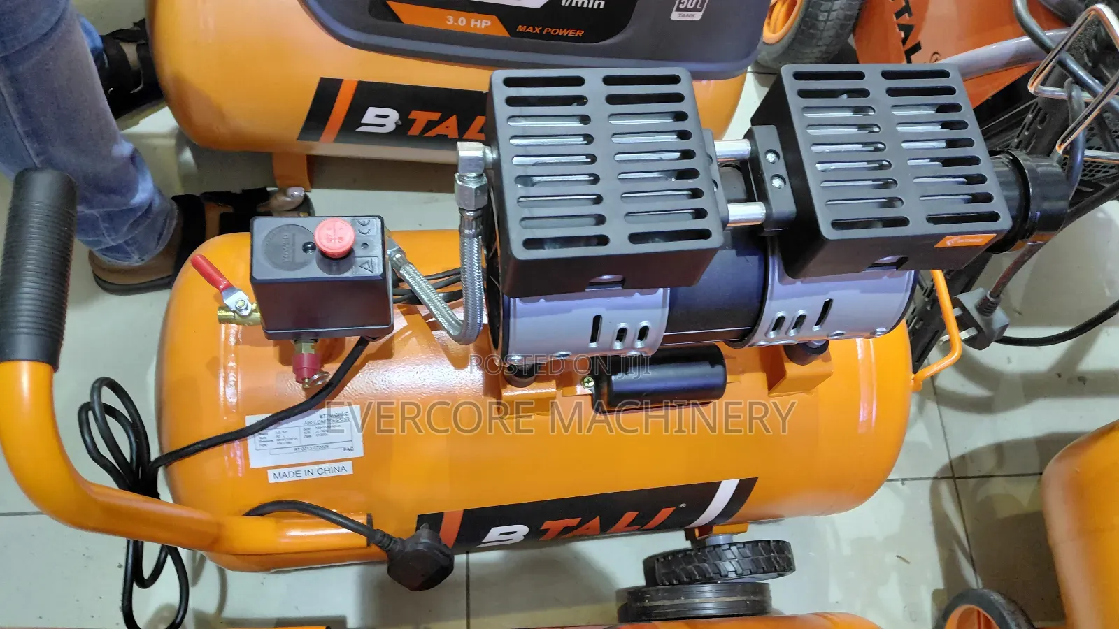 Heavy Duty 50litres Silent Air Compressor Machine.