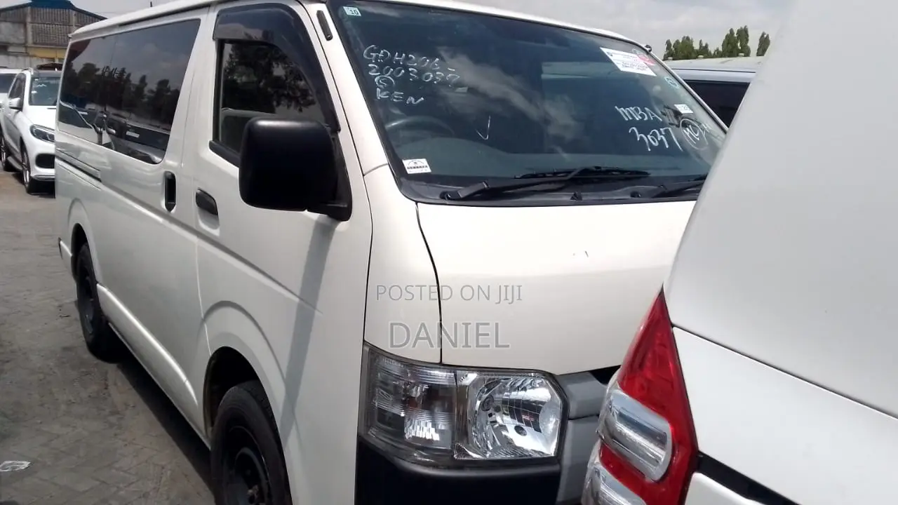 Toyota HiAce 2018 White