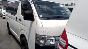 Toyota HiAce 2018 White