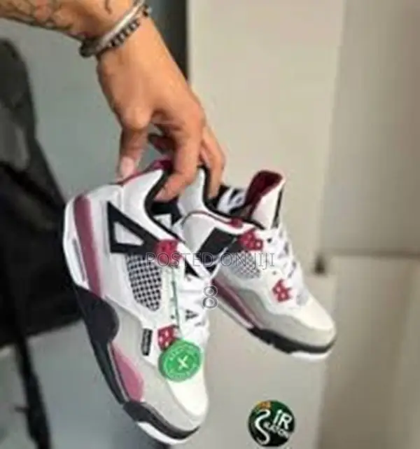 Air Jordan 4 Lightweight Sneakers – Stylish Practical
