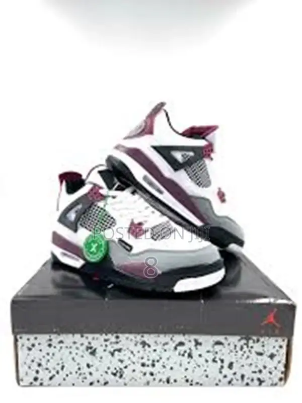 Air Jordan 4 Lightweight Sneakers – Stylish Practical