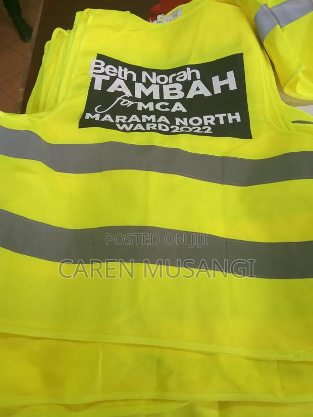 High-visibility Reflective Safety Vest