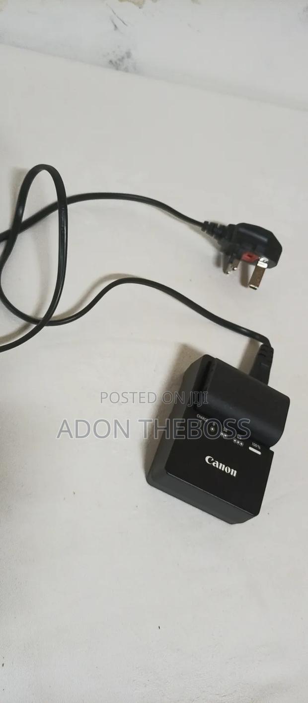 Canon Eos 80d Camera With Accessories - thumbnail 6