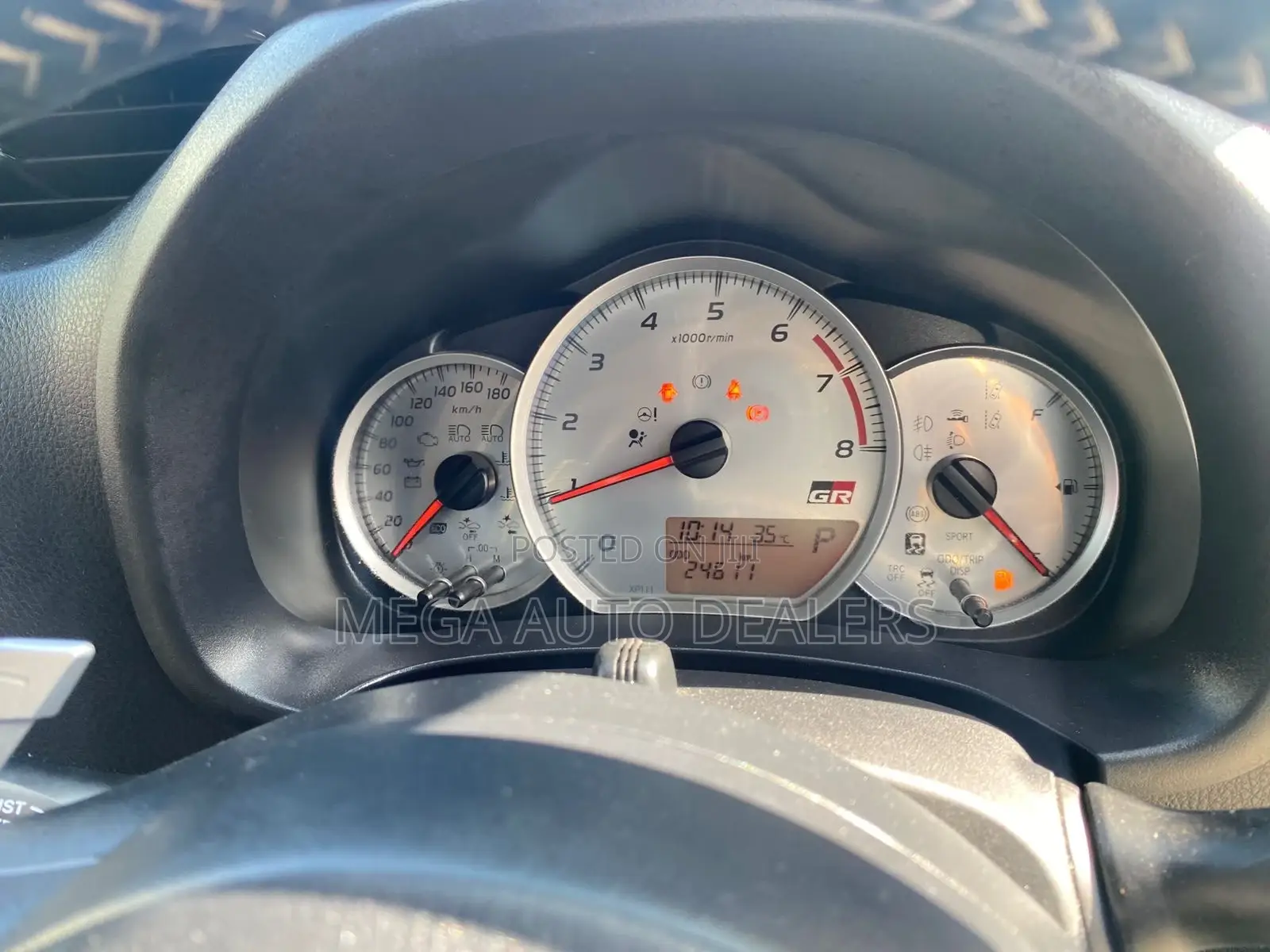 Toyota Vitz 1.5 FWD 5dr 2019 White